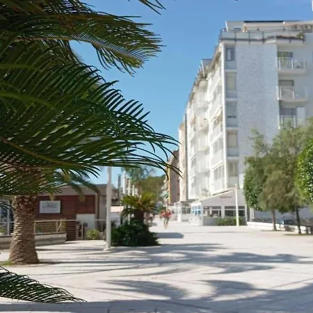 Sea View, 3-room 50m From With Ac Apartament